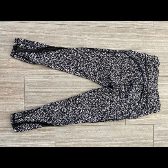 Lululemon leggings 10 - Picture 1 of 7